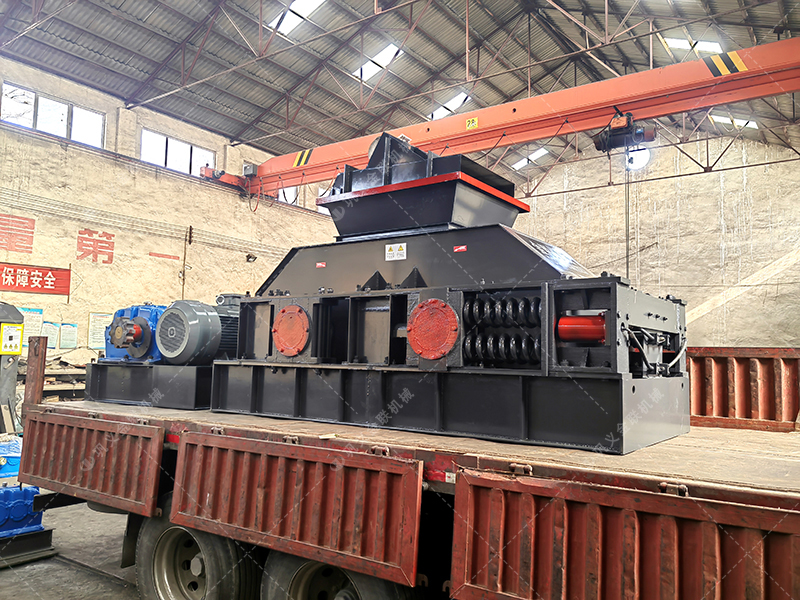 2PG1200x800对辊制砂机设备发往陕西